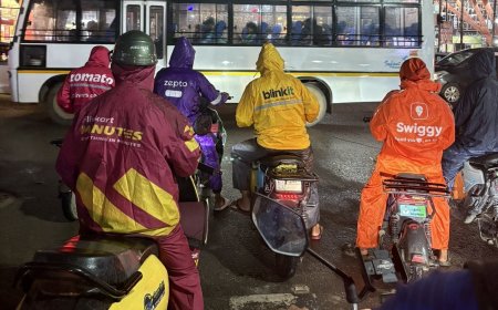 India’s Delivery Avengers: One Viral Photo That Says It All