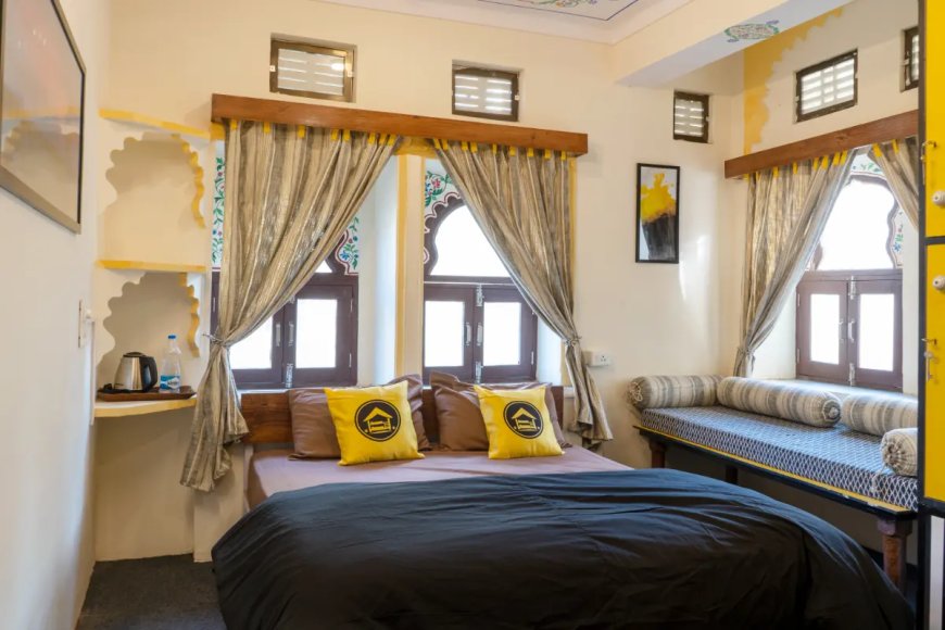 Hosteller Udaipur - clean, dependable, lakefront