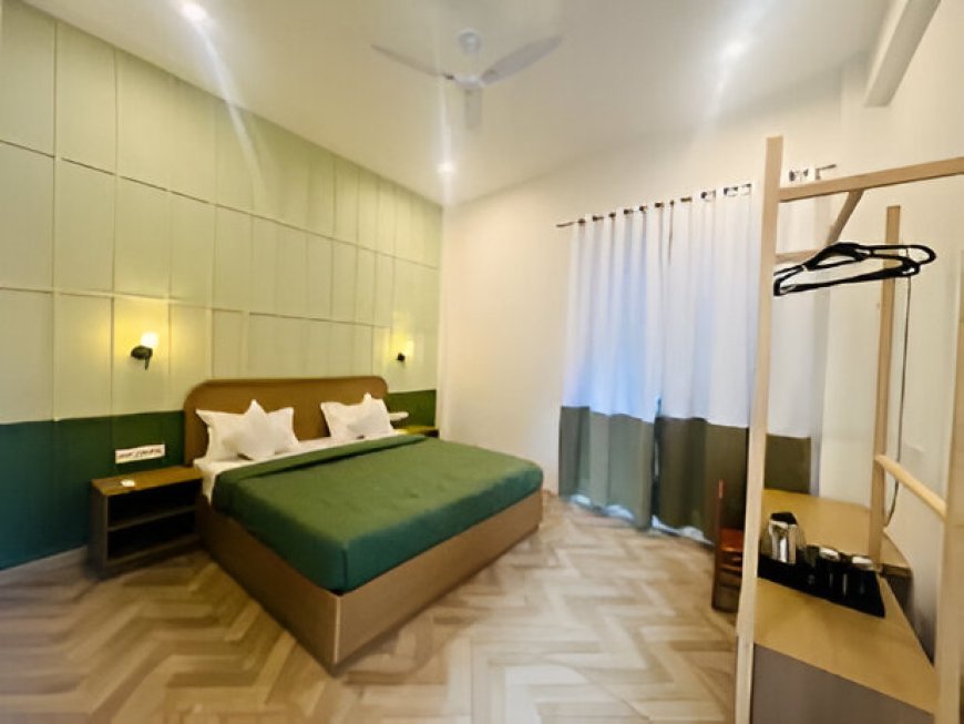 White Poppy Lake Side Hostel - traditional old-city place