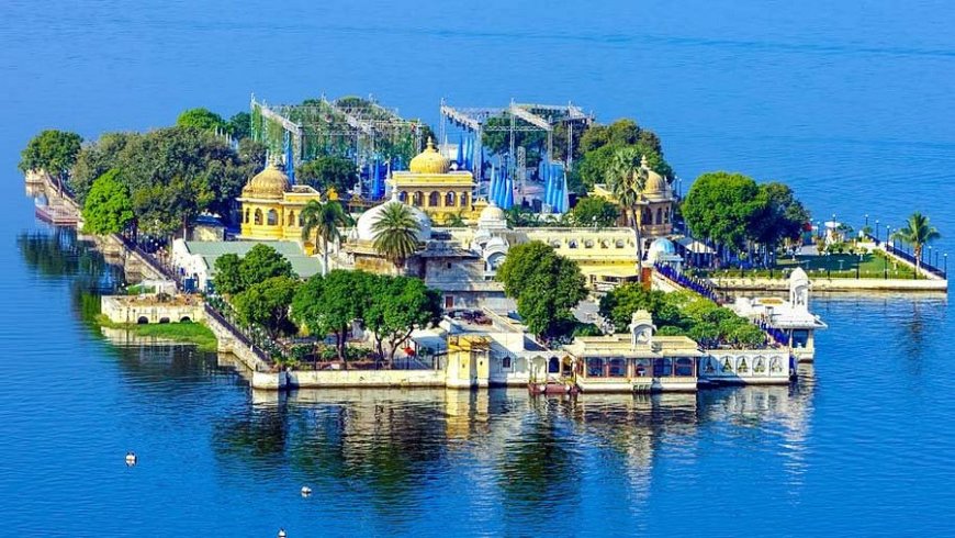 Jagmandir Island Palace - Small island palace romance.