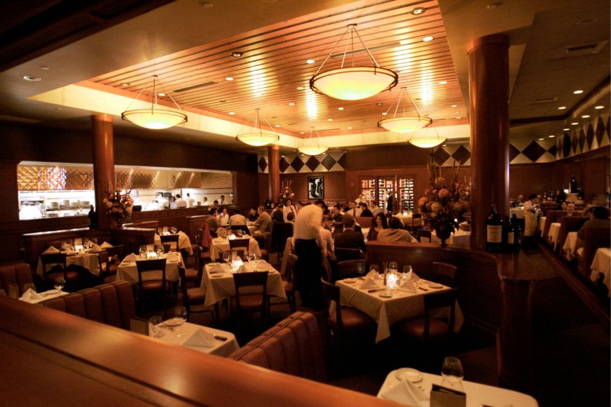 Fleming’s Prime Steakhouse & Wine Bar