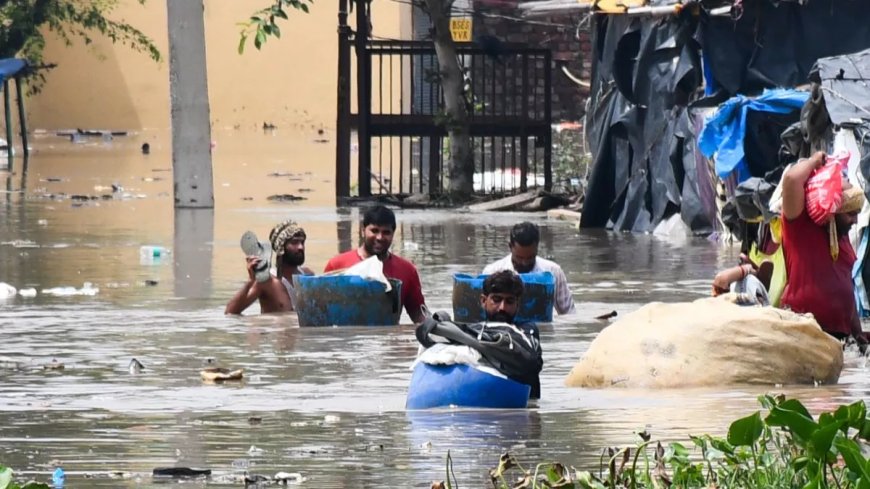 Delhi Flood Alert: Yamuna River Crosses Danger Mark, Rain Brings NCR to a Standstill