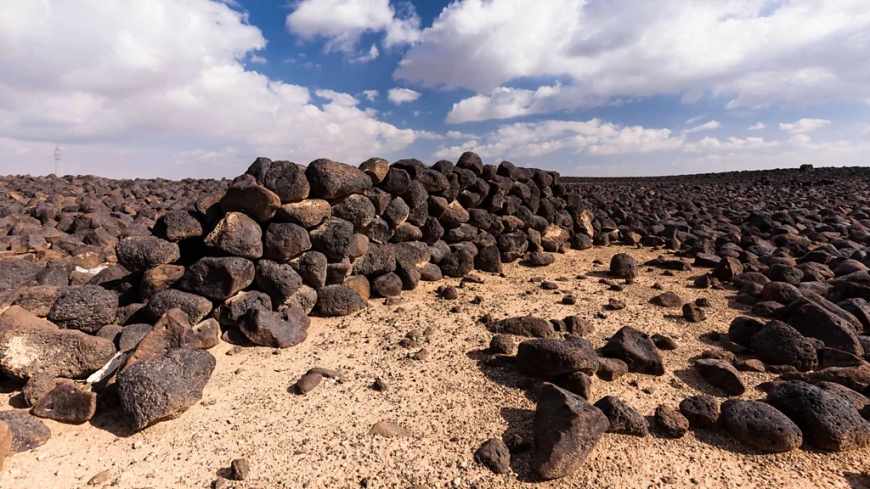 Where the Desert Bites Back: The Haunting Beauty of Jordan's Terrain